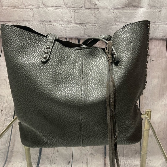 Moda Luxe grey pebbled leather purse - Picture 2 of 13